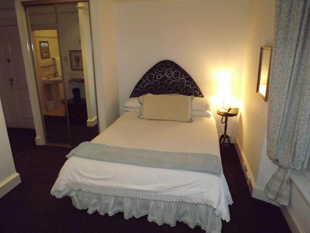The Hotel Broughty Ferry Dundee Room photo